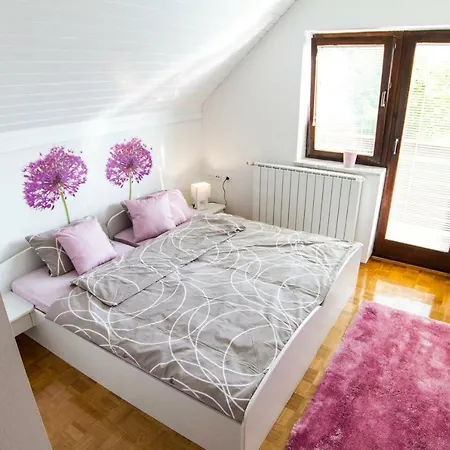 Vikendica D&j House *