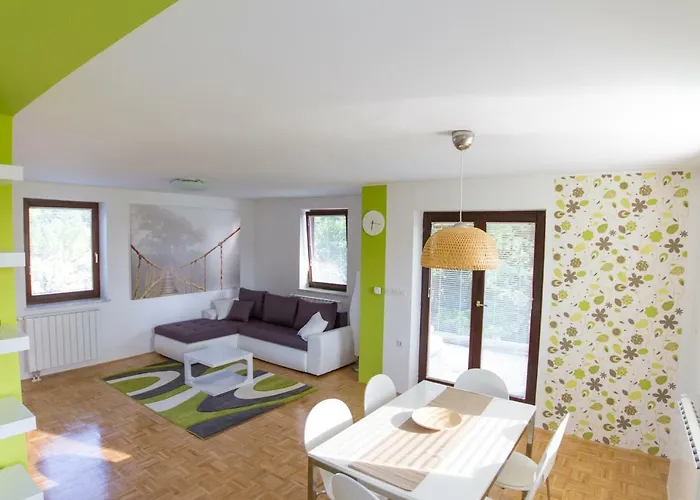 بيت للعطل D&j House Ormoz