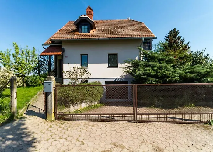 بيت للعطل D&j House Ormoz